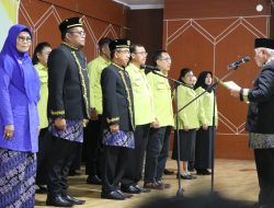 Gubernur Kaltim Kukuhkan IKA Unmul Kutim dan DPD PERHIPTANI Kutim Periode 2022-2027