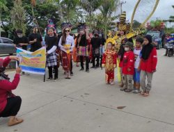 Sempat Diguyur Hujan Pawai Budaya Berlangsung Meriah Peringati HUT ke 23 Kab. Kutai Timur