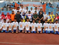 Fesbol Merdeka Belajar Jenjang SMP di Kutim, Ismed Sofyan Coaching Clinic Bareng Peserta