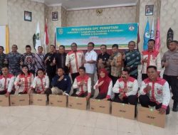 Ketua Perhiptani Kutim Bagikan Laptop Untuk PPL Hingga Hewan Ternak dan Pupuk Untuk Kelompok Tani