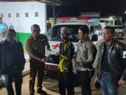 Wabup Kasmidi Serahkan Satu Unit Ambulans Untuk Warga RT 32 Sangatta Utara