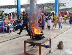 Damkar Kutim Ajari Para Orang Tua Murid TK ABA 2 Untuk Pencegahan Dini Kebakaran