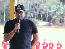 Kasmidi Buka Turnamen Sepak Bola HUT Desa Marah Haloq Ke 147