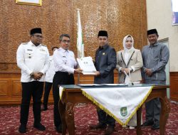 Bupati Kutim Sampaikan Nota Pengantar LKPJ 2022 Kepada DPRD Kutim