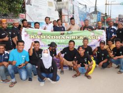 Permata Kutim, Bersama Wabup Kasmidi Bulang Bagikan Takjil ke Pesantren Serta Warga Yang Melintas di Simpang Tiga Jl. AWS Syahrani