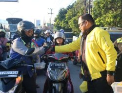 18 Ribu Takjil Serentak di Bagikan Partai Golkar Kutim di 18 Kecamatan