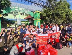 500 Takjil Dibagikan PMI Kutim di Simpang 3 Pendidikan dan Berbagi Paket Sembako Untuk Korban Kebakaran di Pinang Dalam