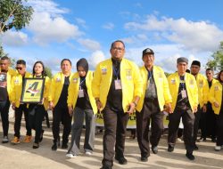 Kasmidi Bulang Memimpin Konvoi Daftarkan Bacaleg Golkar Ke KPU, Optimis Raih Kemenangan