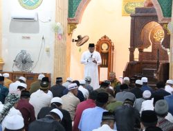 Sholat Idul Adha di Mesjid At Taubah Wabup Kasmidi Bulang Sampaikan Sambutan Bupati