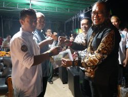 Pengurus Ikapakarti Muara Wahau, Kongbeng dan Telen Mendapat Satu Unit Ambulans Dari Wabup Kasmidi Bulang