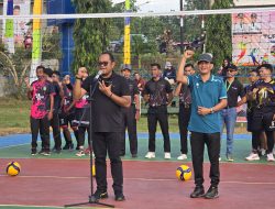 Buka Turnamen Bola Volly, Kasmidi Bulang Harapkan Camat Sangkulirang Cup Jadi Event Tahunan