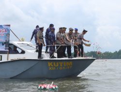 Kapolres Kutai Timur Laksanakan Tabur Bunga Jelang HUT Kemerdekaan RI ke-80