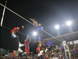 Tim SKI dan Pengadan Raih Gelar Juara Turnamen Voli Hari Jadi Desa Karangan Ilir